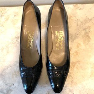 Black Patent Leather Ferragamo 2.25" Heels w/ Alligator Band  8AAAA Narrow